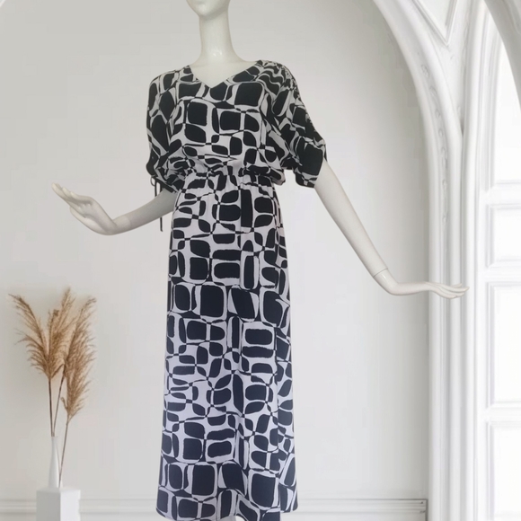 Joseph Ribkoff Dresses & Skirts - Joseph Ribkoff Black and White Maxi Dress with Dolman Sleeves